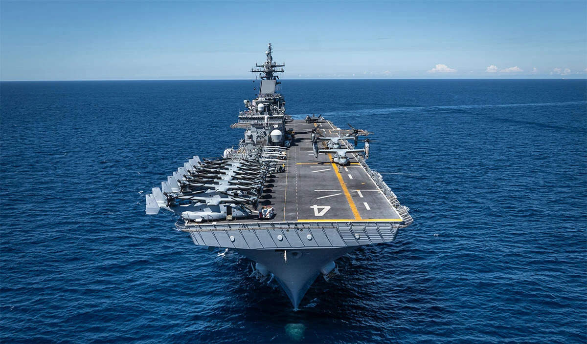 मध्य पूर्व में बढ़ता तनाव: अमेरिका और ब्रिटेन की सैन्य तैनाती