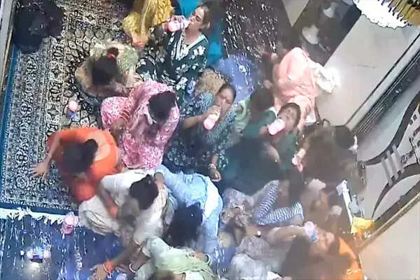 इंदौर में किन्नरों के बीच विवाद: सामूहिक आत्महत्या का प्रयास