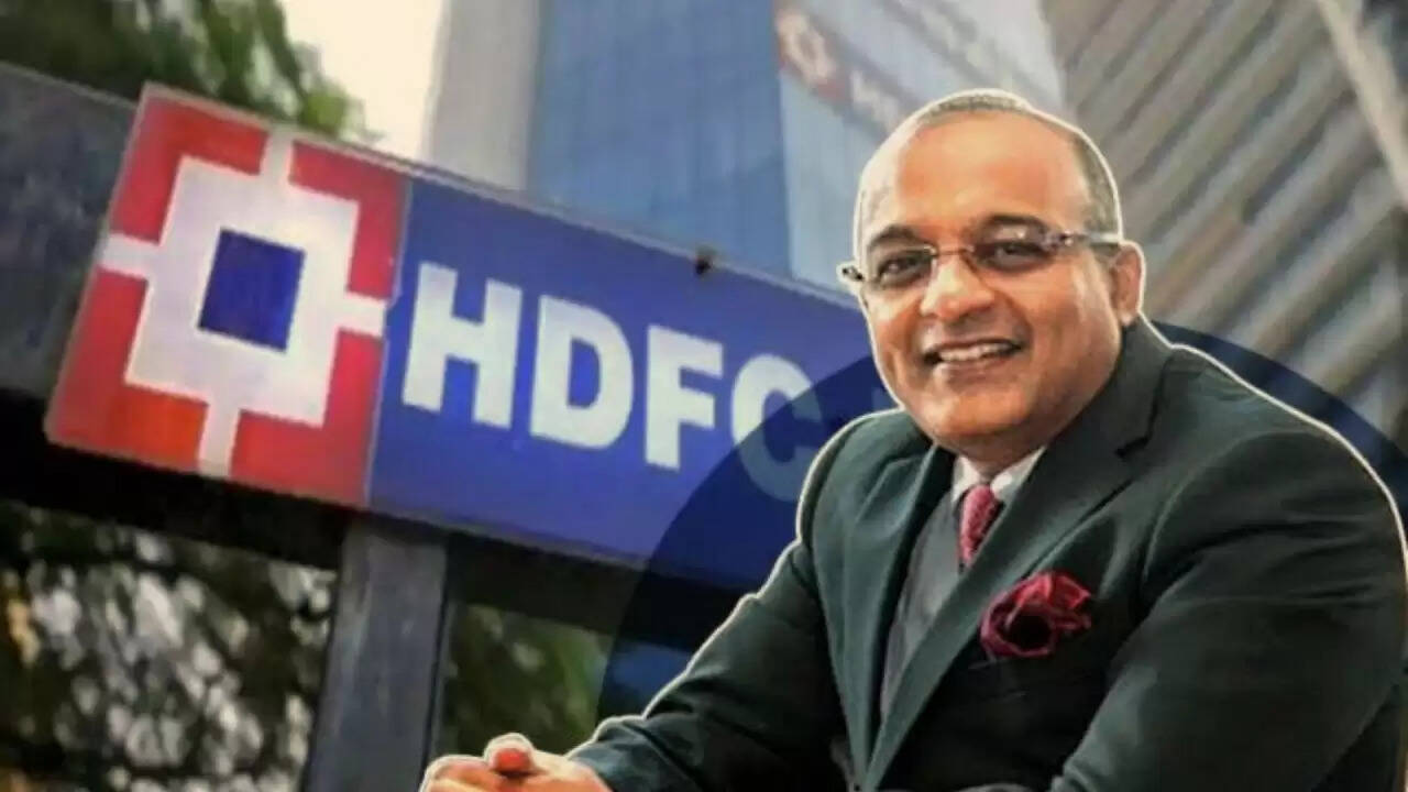HDFC बैंक के CEO शशिधर जगदीशन पर लगे गंभीर आरोप: क्या है पूरा मामला?