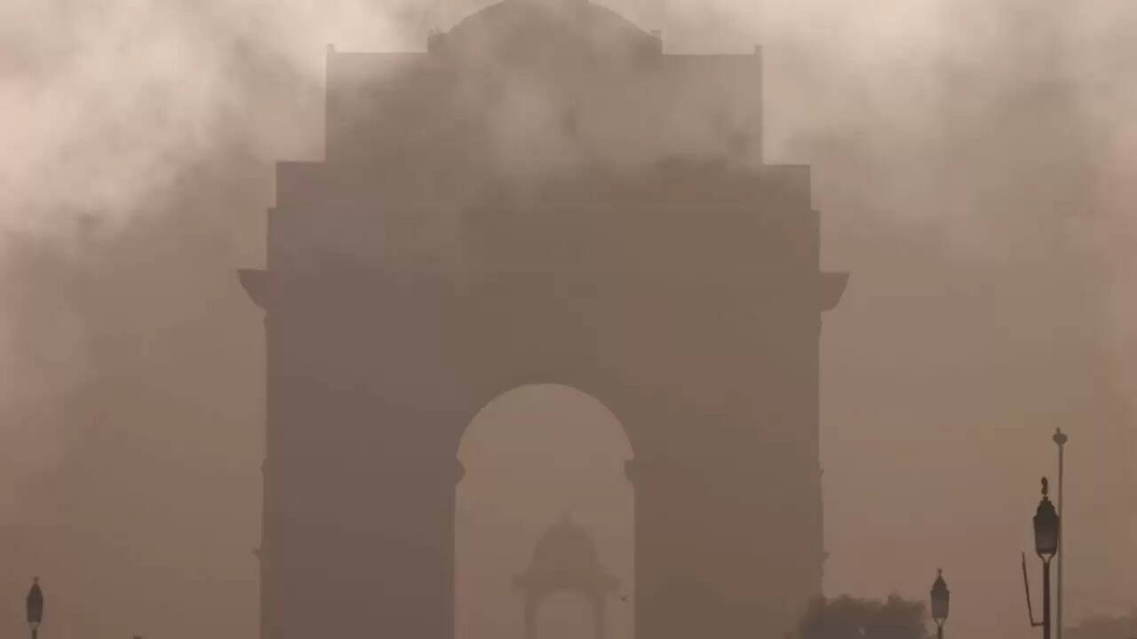 दिल्ली में प्रदूषण का बढ़ता संकट: स्वास्थ्य पर गंभीर प्रभाव