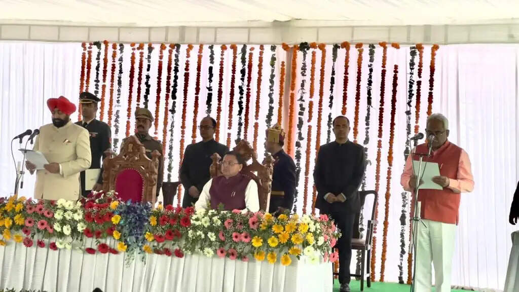 उत्तराखंड में धामी मंत्रिमंडल का विस्तार: पांच नए मंत्रियों ने ली शपथ