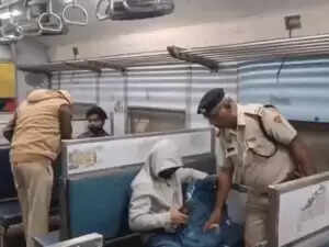 दिल्ली ब्लास्ट के बाद हरियाणा में हाई अलर्ट, पुलिस की छुट्टियां रद्द