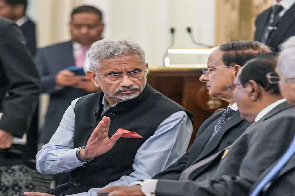 सुप्रीम कोर्ट के फैसले से उठे सवाल, क्या मोदी सरकार को धोखा हुआ?
