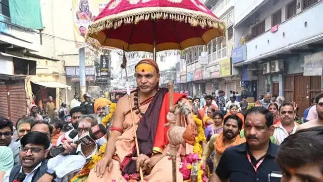 गौ माता की रक्षा के लिए धर्मयुद्ध का आह्वान: शंकराचार्य स्वामी अविमुक्तेश्वरानंद