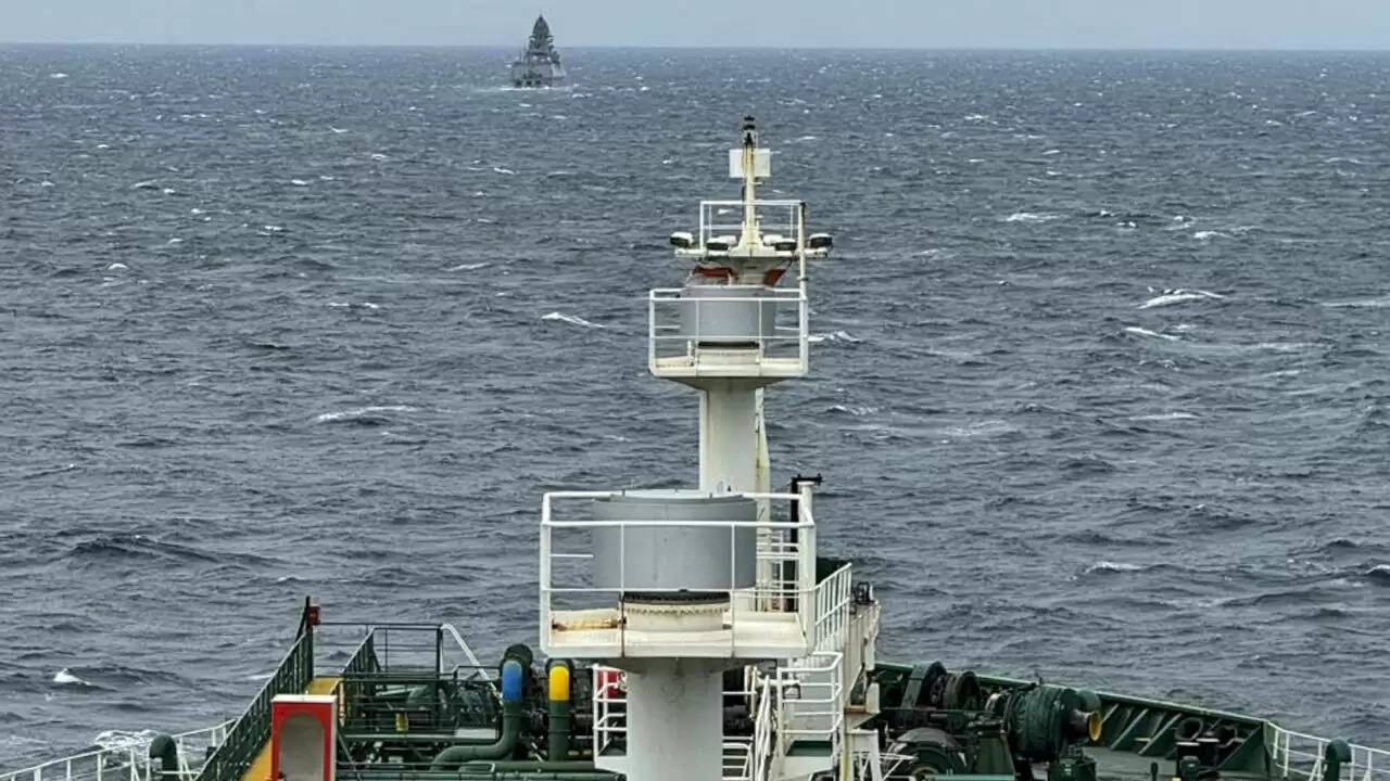 ईरान का कार्गो जहाज अमेरिकी नौसेना के कब्जे में, ट्रंप ने दी जानकारी