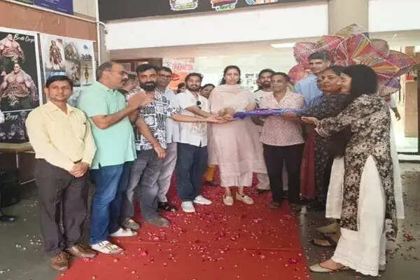 अभिव्यंजना कला प्रदर्शनी का सफल समापन, 2000 से अधिक कलाकृतियों ने दर्शकों को किया मंत्रमुग्ध