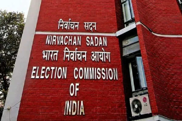चुनाव आयोग का सुप्रीम कोर्ट में हलफनामा: बिना नोटिस और सुनवाई के नहीं हटेगा किसी मतदाता का नाम