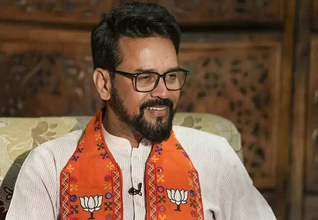 बिहार चुनाव: अनुराग ठाकुर ने महागठबंधन पर साधा निशाना