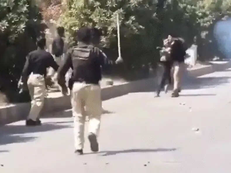 पीओके में पुलिस और प्रदर्शनकारियों के बीच हिंसक झड़प, 11 की मौत