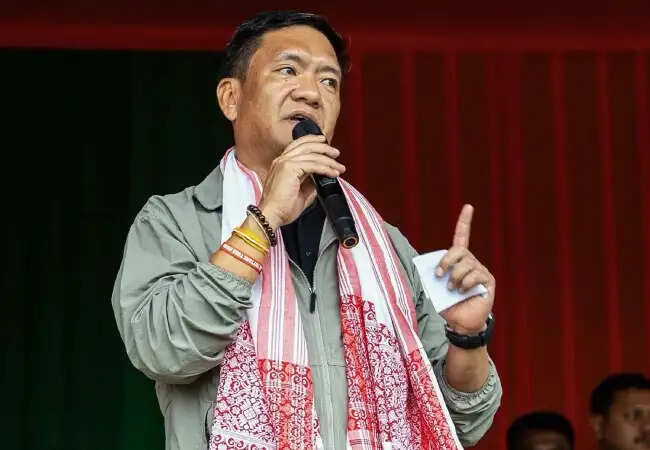 सुप्रीम कोर्ट ने पेमा खांडू के परिवार की कंपनियों की जांच के लिए CBI को दिया आदेश