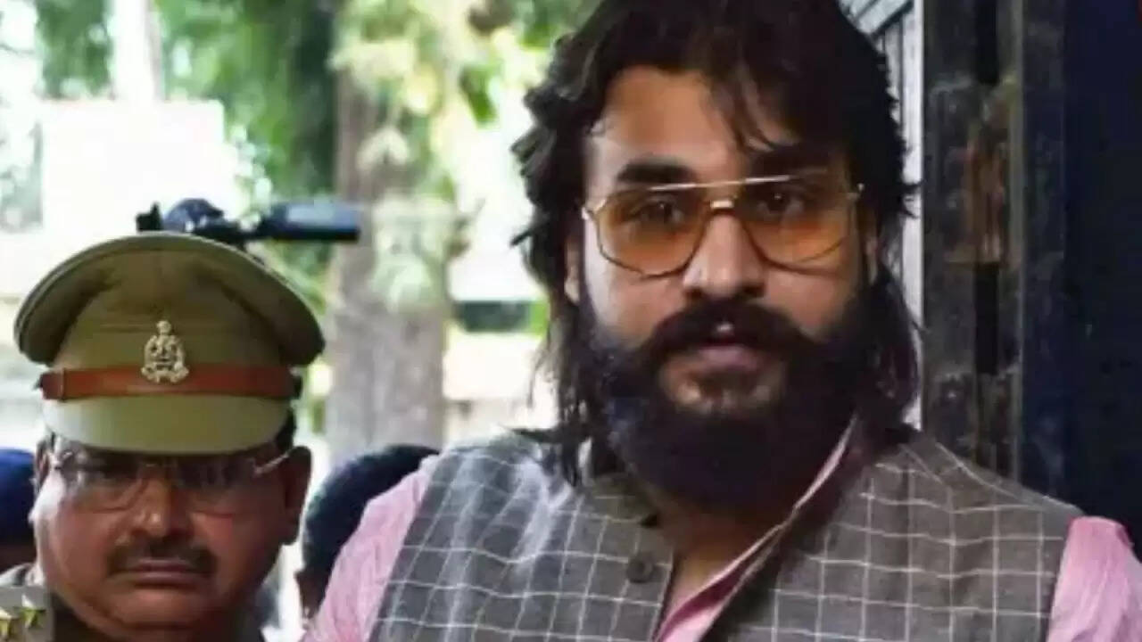 अब्बास अंसारी की विधानसभा सदस्यता बहाल: क्या है हेट स्पीच विवाद?