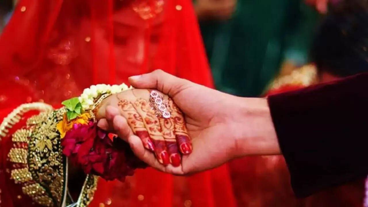 बिजनौर में दहेज की मांग से टूटी शादी: ट्रैक्टर की मांग ने मचाई अफरा-तफरी