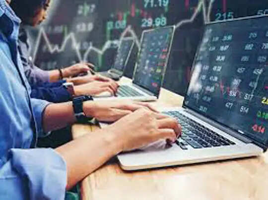 शेयर बाजार में सकारात्मक रुख: सेंसेक्स और निफ्टी में उछाल