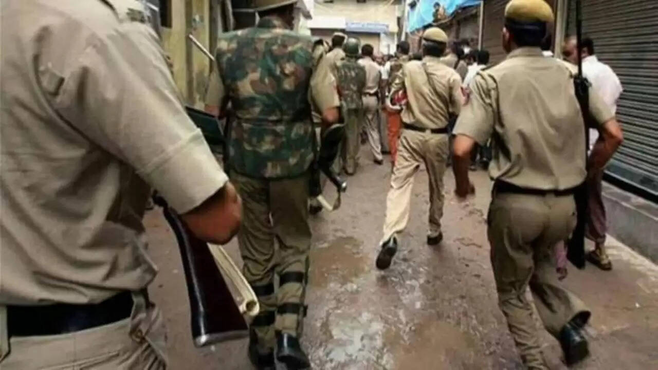 दिल्ली पुलिस का 'ऑपरेशन गैंग बस्ट': 500 से अधिक अपराधियों की गिरफ्तारी