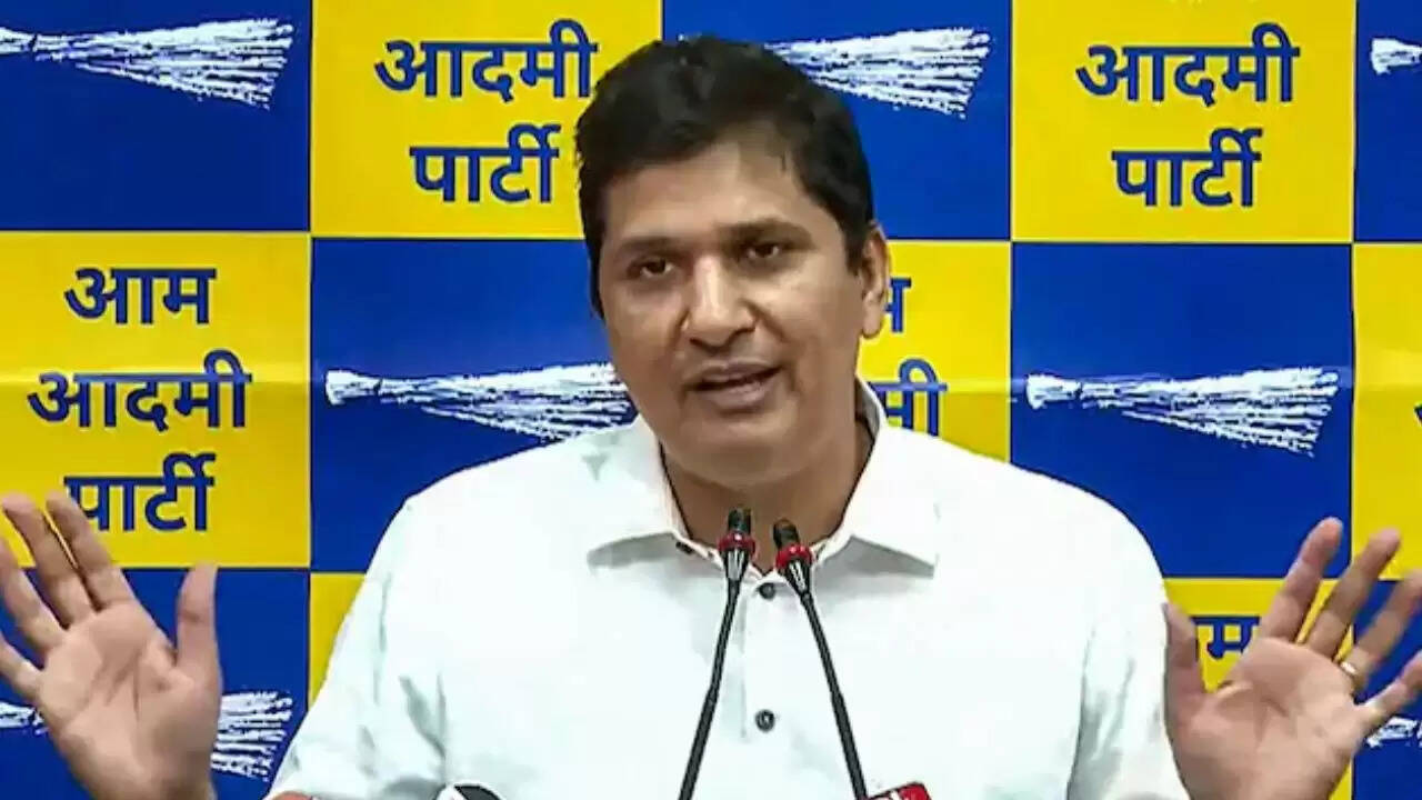 दिल्ली चुनाव में गड़बड़ी पर AAP का बड़ा आरोप: सौरभ भारद्वाज ने उठाए गंभीर सवाल