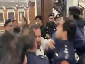 पाकिस्तान विधानसभा में मुख्यमंत्री के साथ बदसलूकी का नया मामला