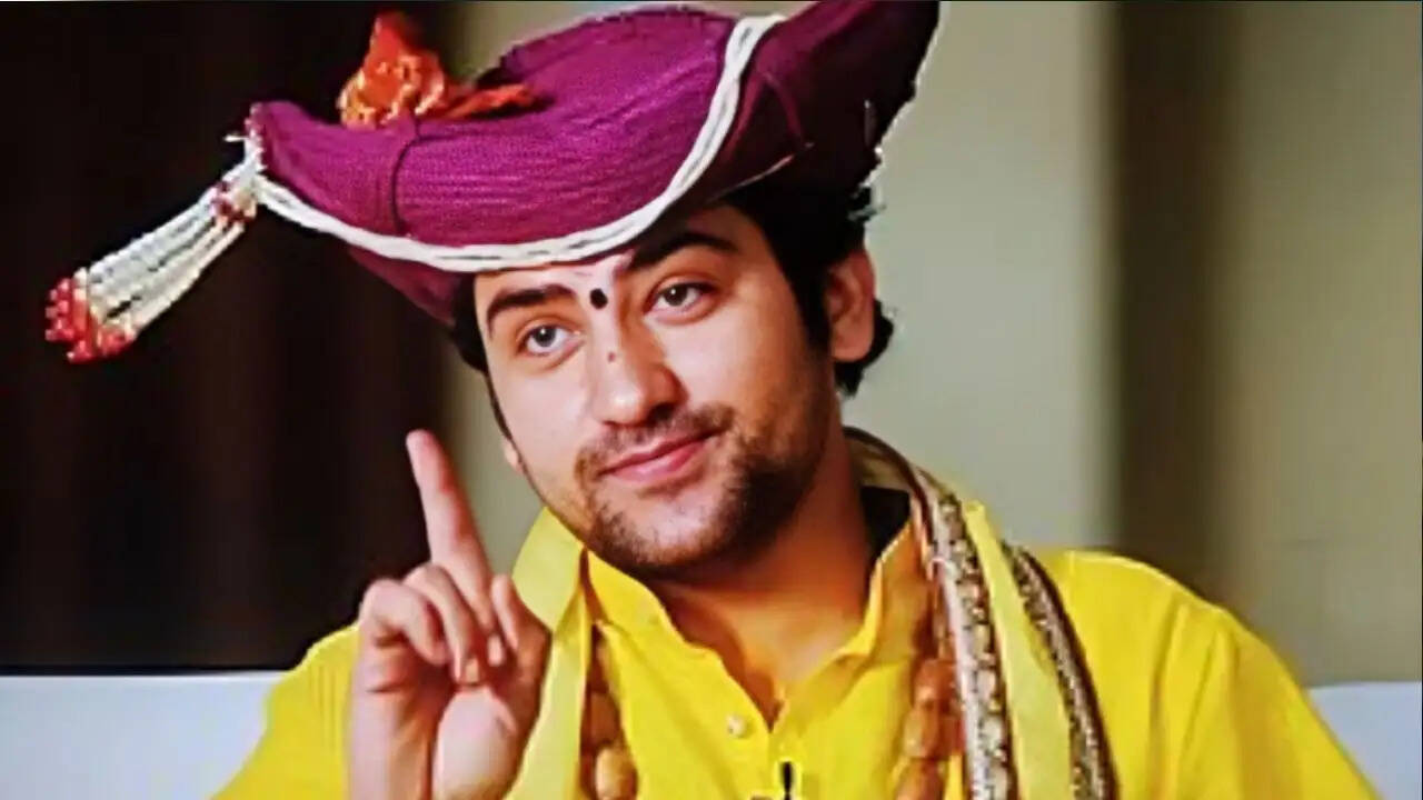 धीरेंद्र शास्त्री का जनसंख्या पर बड़ा बयान: हिंदुओं को चार बच्चे पैदा करने की सलाह