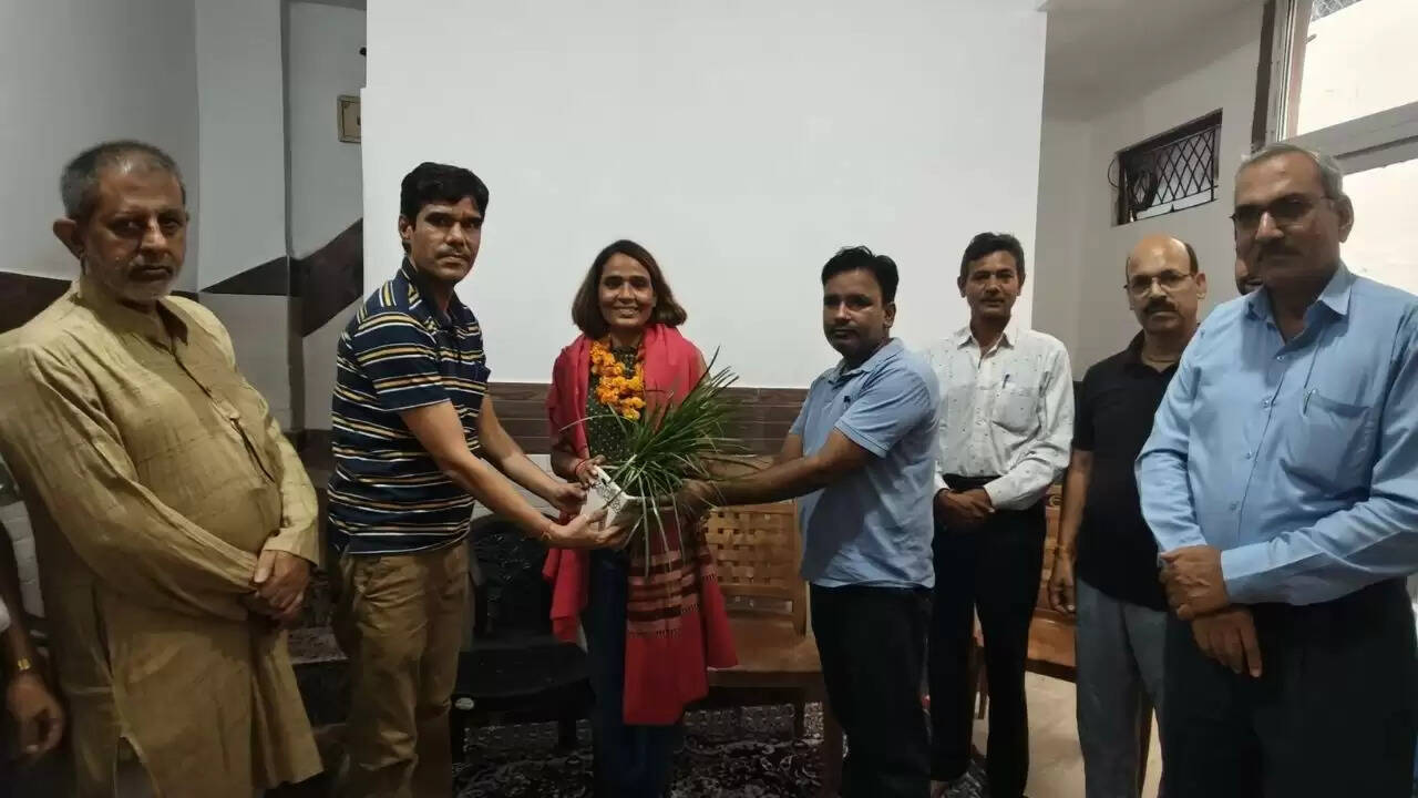 महिला पर्वतारोही गीता सामोता ने माउंट एवरेस्ट सहित पांच महाद्वीपों की चोटियों को फतह किया