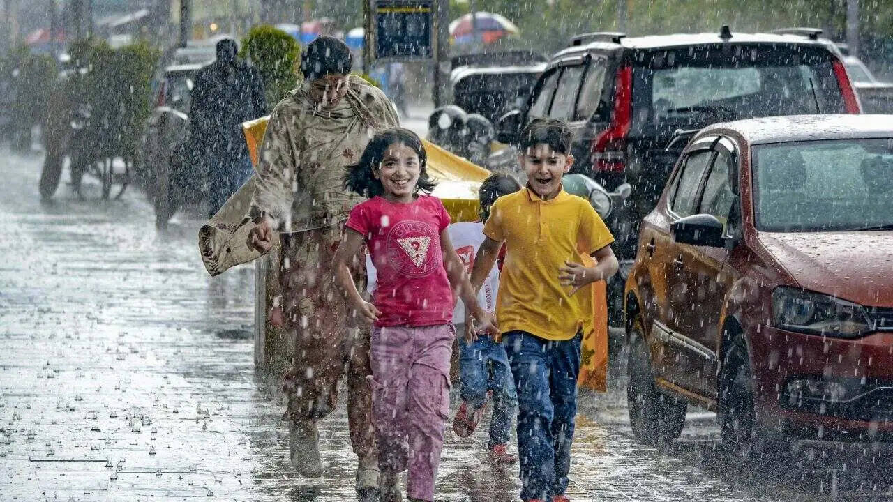 भारत में मौसम का हाल: लू और बारिश की संभावना