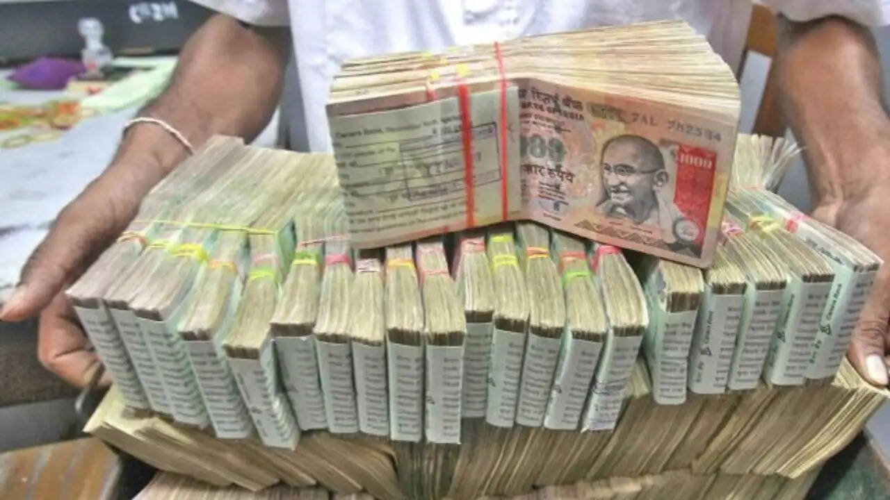 फिक्स्ड डिपॉजिट पर उच्चतम ब्याज दरें: जानें कौन से बैंक दे रहे हैं बेहतरीन रिटर्न