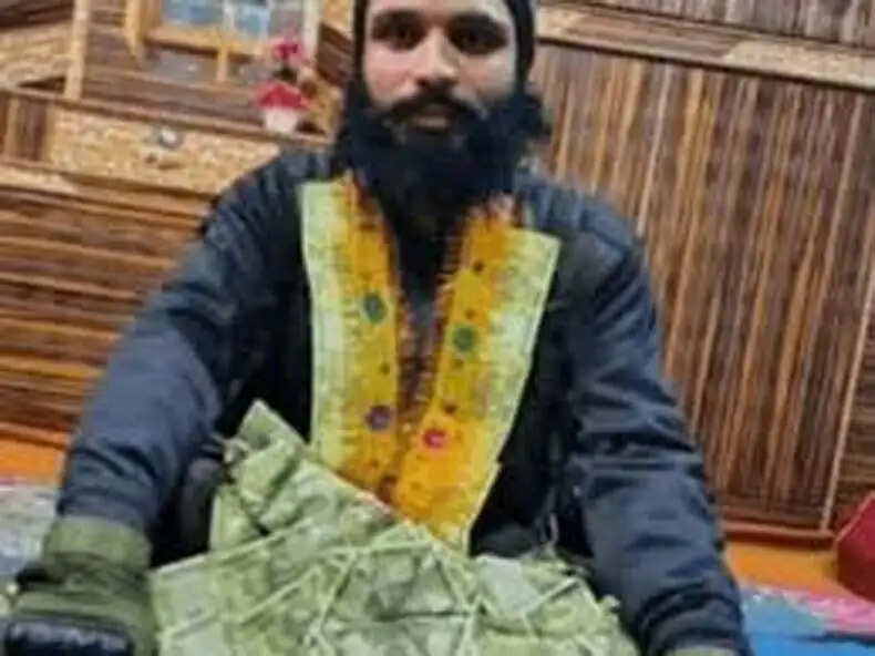 जम्मू-कश्मीर में आतंकियों को मदद देने वाले शिक्षक की गिरफ्तारी