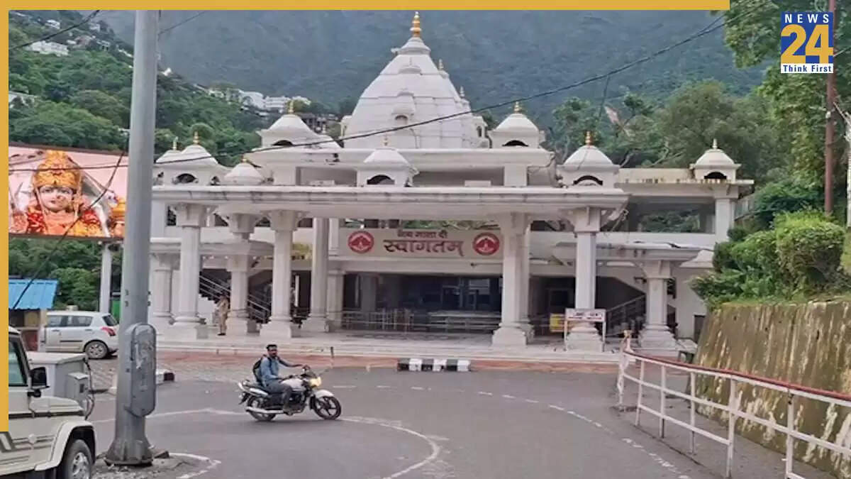 Vaishno Devi Yatra: 14 दिनों से यात्रा स्थगित, श्रद्धालुओं में निराशा