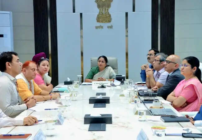 दिल्ली सरकार की नई ईवी नीति: इलेक्ट्रिक वाहनों को बढ़ावा देने के लिए महत्वपूर्ण कदम