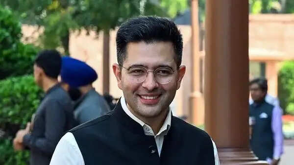 आम आदमी पार्टी के सांसदों का भाजपा में शामिल होना: राजनीतिक हलचल