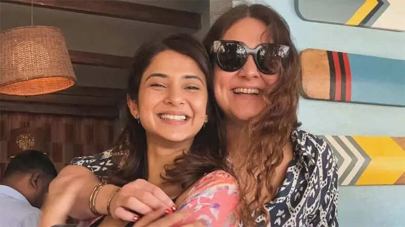 जेनिफर विंगेट ने मार्च महीने की खूबसूरत तस्वीरें साझा कीं