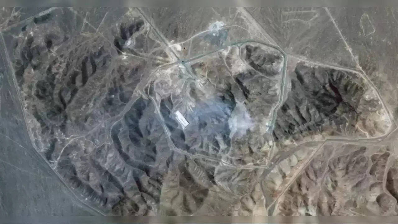 ईरान की न्यूक्लियर साइट फोर्दो में गतिविधियों में तेजी, अमेरिका के हमलों के बाद शुरू हुआ मरम्मत कार्य