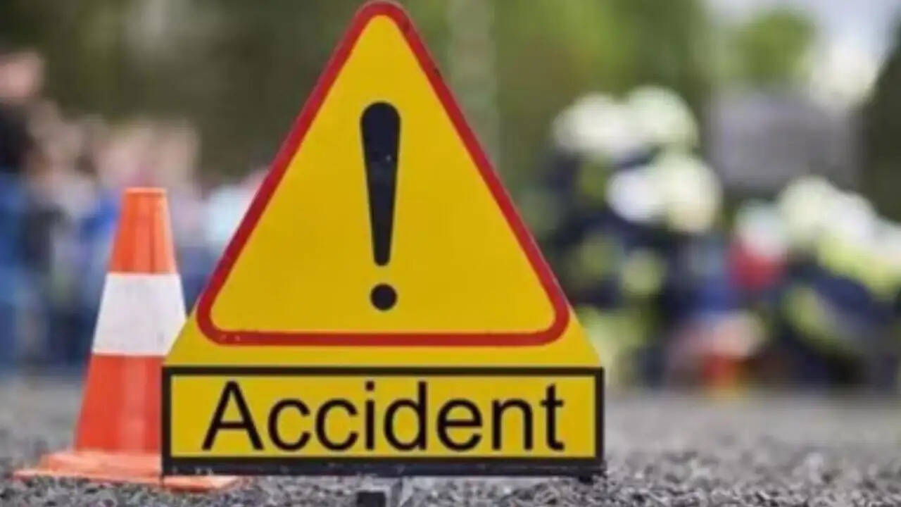 अररिया में सड़क दुर्घटना ने तीन युवकों की जान ली