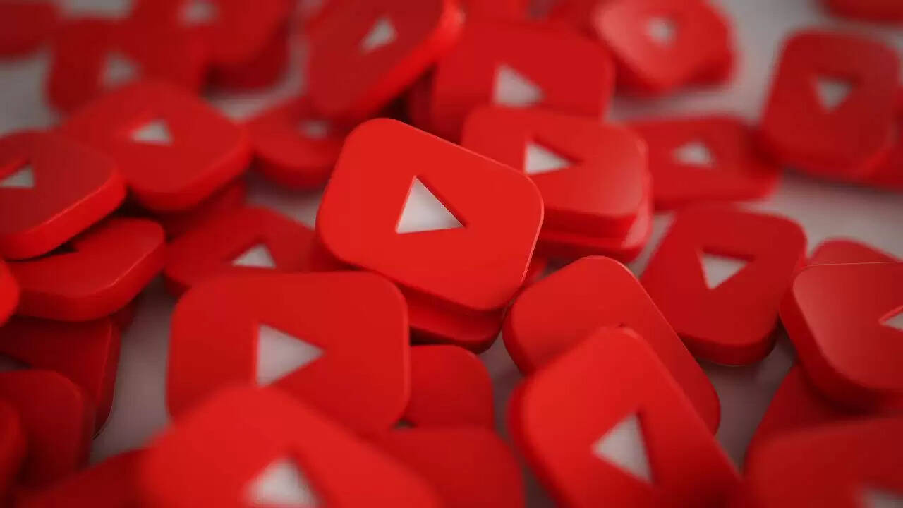 दिल्ली यूनिवर्सिटी की छात्रा ने YouTube से भरी कॉलेज फीस