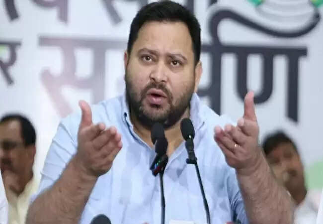 बिहार में मतदाता पुनरीक्षण पर तेजस्वी यादव का तीखा हमला