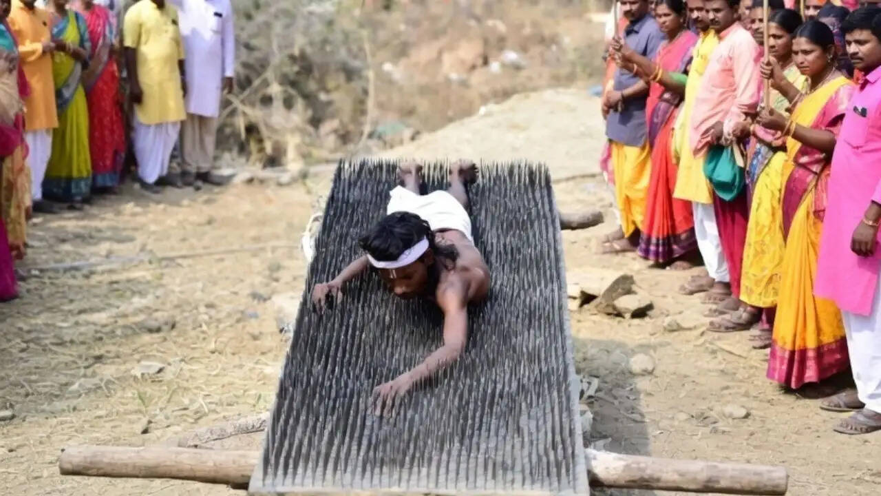 खाटू श्याम के भक्त ने 160 किलोमीटर की दंडवत यात्रा की शुरुआत की