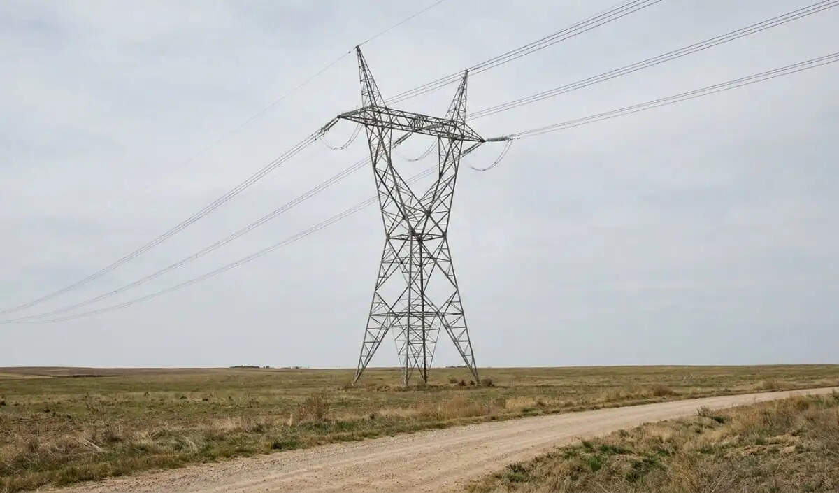 भारत में बिजली की मांग ने नया रिकॉर्ड बनाया, 240 गीगावाट के पार पहुंची