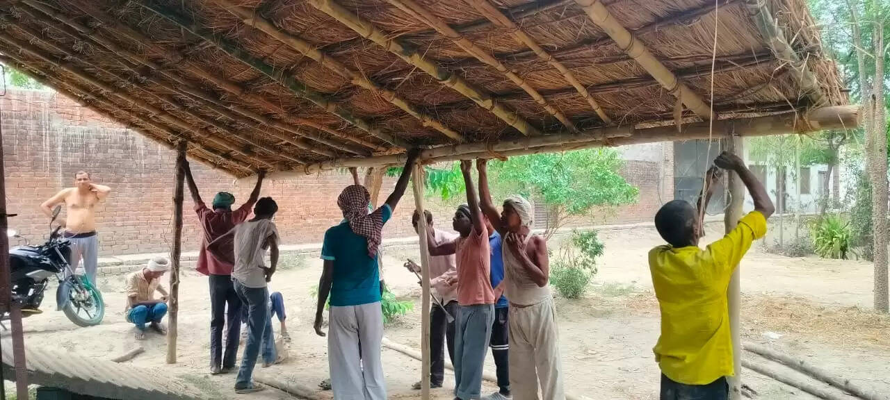 गावों में छ्प्पर-बदलते समय के साथ लुप्त हो रही है देशी छांव की विरासत