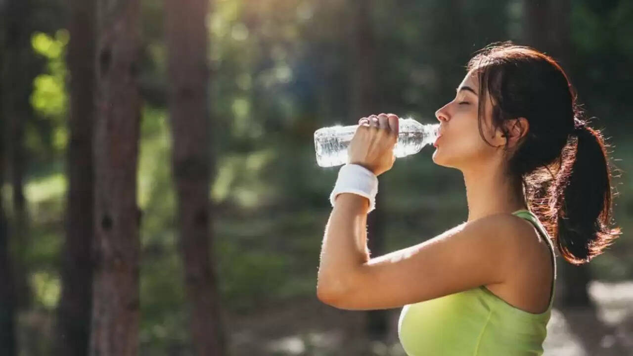 गर्मी में डिहाइड्रेशन और हीटस्ट्रोक के बीच अंतर जानें