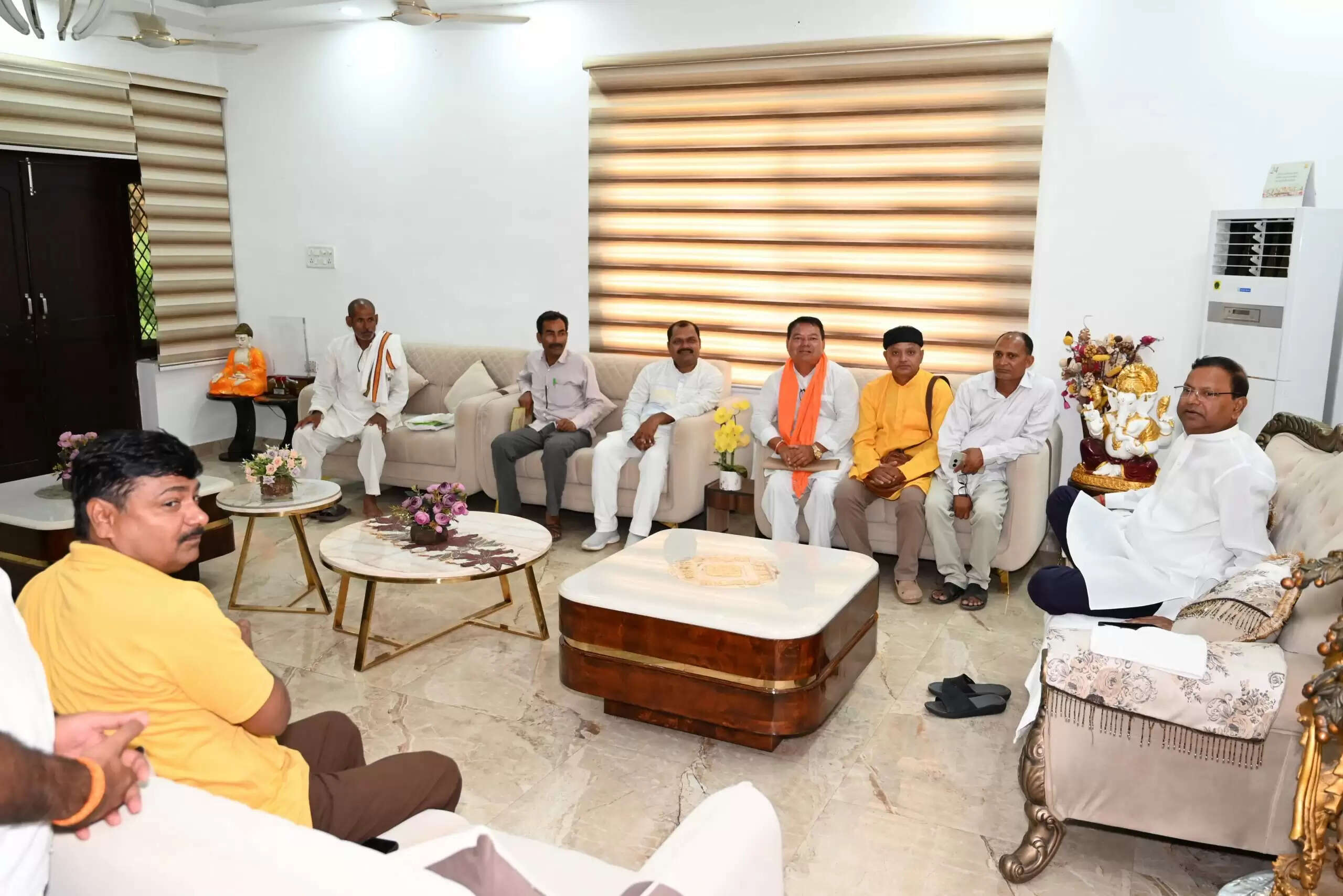 केंद्रीय मंत्री पंकज चौधरी ने महराजगंज में जनसुनवाई की, योजनाओं के लाभों पर चर्चा