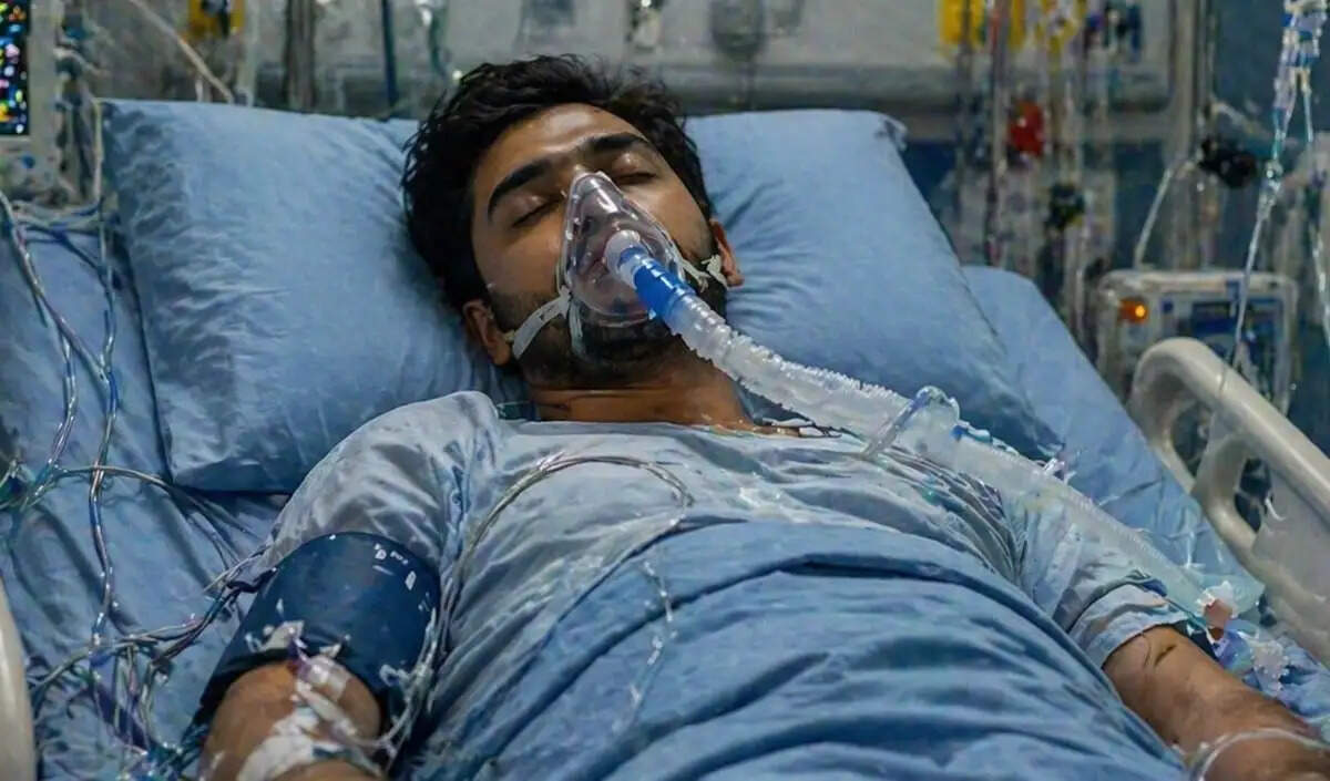 गर्मी में पानी पीने के खतरनाक प्रभाव: जानें कैसे बचें