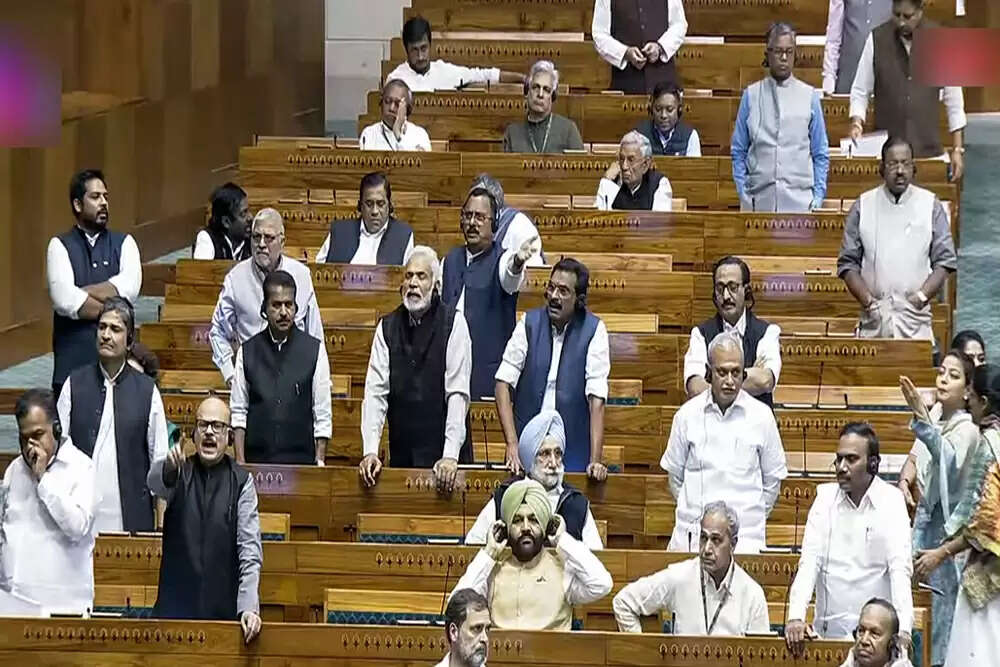 संसद में पहलगाम हमले पर चर्चा के लिए तैयार सरकार, महाभियोग प्रस्ताव भी लाने की योजना