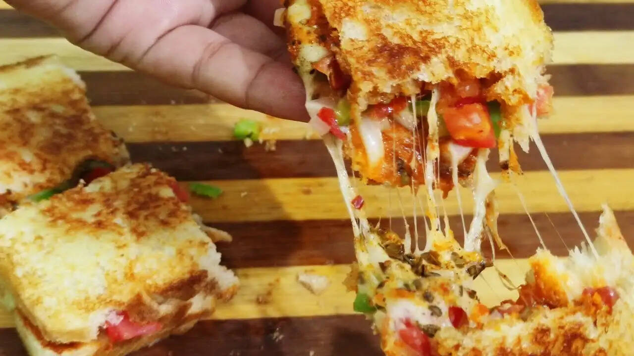 बच्चों के लिए आसान पिज्जा सैंडविच बनाने की विधि