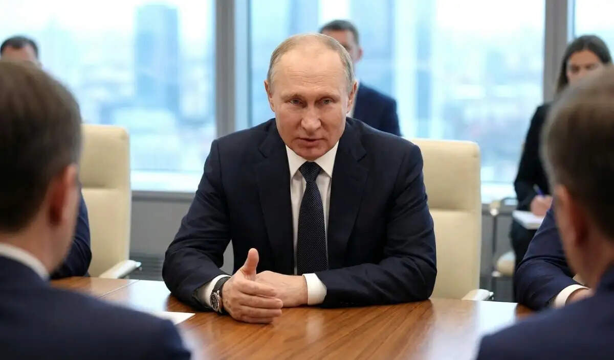 पुतिन ने यूक्रेन में ईस्टर के दौरान 32 घंटे का युद्धविराम घोषित किया