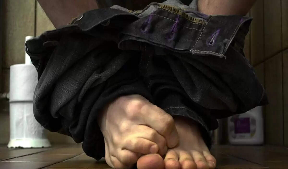 स्मार्टफोन का टॉयलेट में उपयोग: बवासीर का बढ़ता खतरा