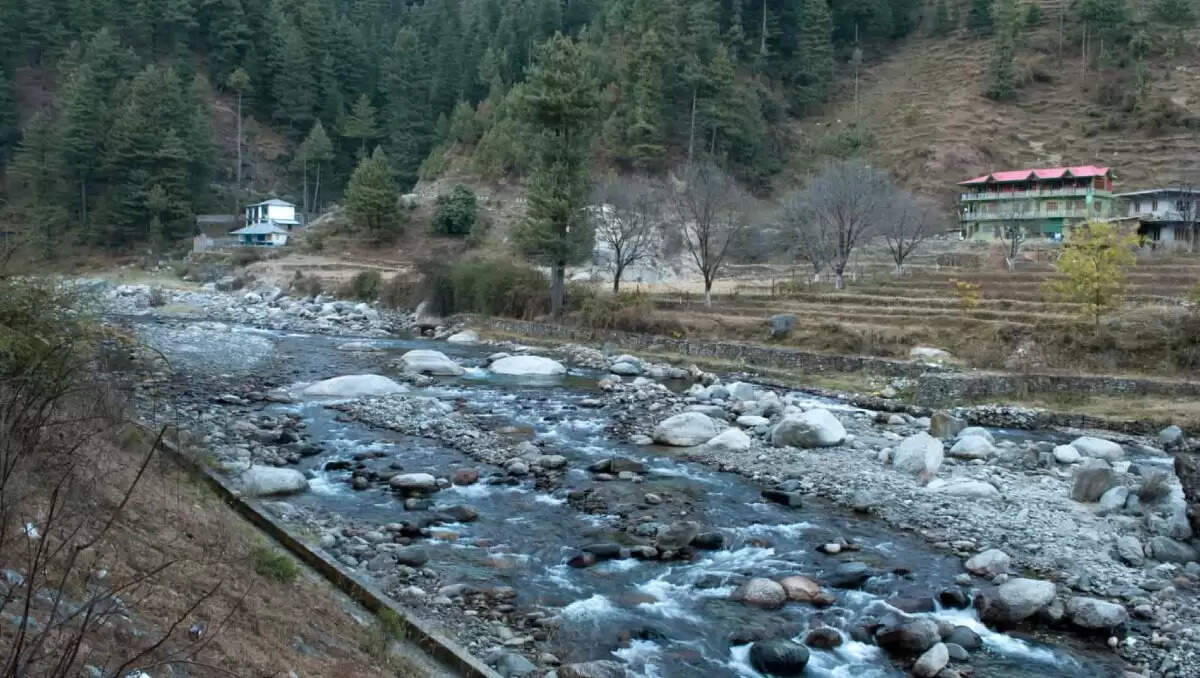 हिमाचल प्रदेश के छुपे हुए गांव: मानसून में यात्रा के लिए बेहतरीन स्थल
