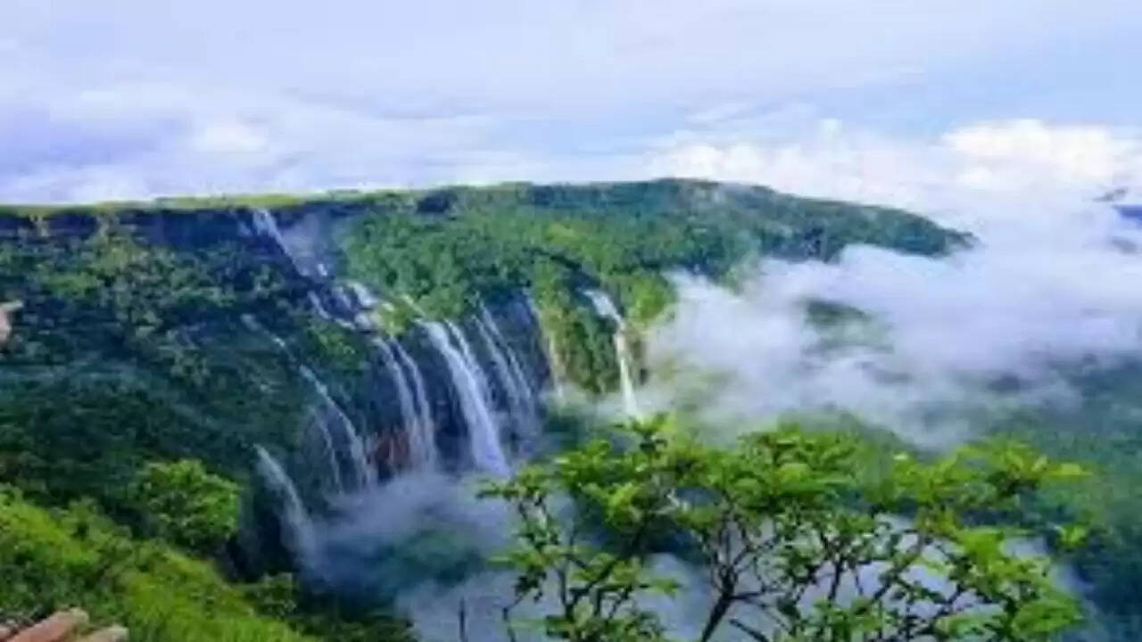 भारत-बांग्लादेश संबंधों में तनाव: क्या 'सेवन सिस्टर्स' को अलग करना संभव है?