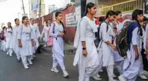जम्मू-कश्मीर में बाढ़ के बाद स्कूलों का पुनः उद्घाटन, बच्चों की खुशी लौट आई