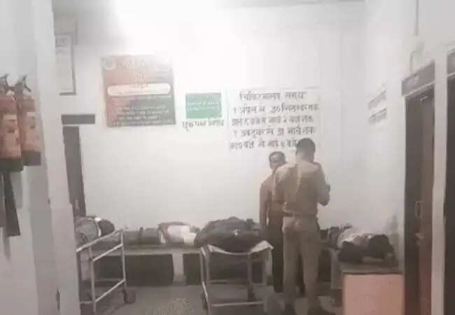 अंबेडकरनगर में सड़क हादसे में 8 लोगों की मौत, तेज रफ्तार कार ने मचाई तबाही