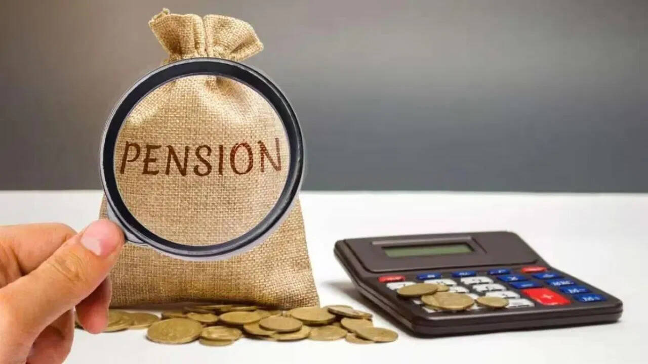 रिटायरमेंट के बाद आर्थिक सुरक्षा के लिए LIC का सरल पेंशन प्लान