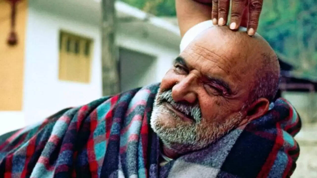 नीम करोली बाबा के अनमोल उपदेश: ब्रह्म मुहूर्त का महत्व और धन का सदुपयोग