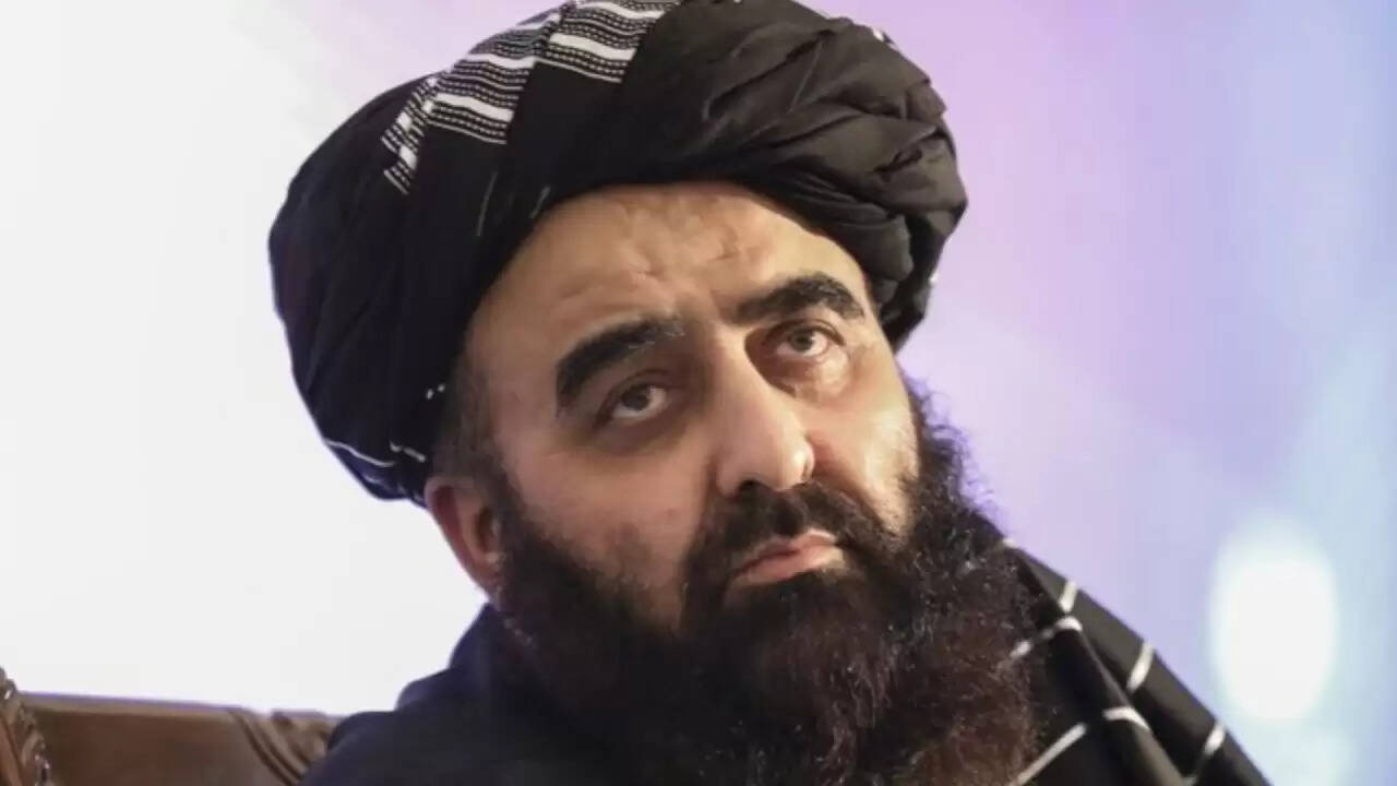 Afghanistan के विदेश मंत्री मौलाना मुत्तकी का दारुल उलूम दौरा: शिक्षा और संस्कृति पर चर्चा